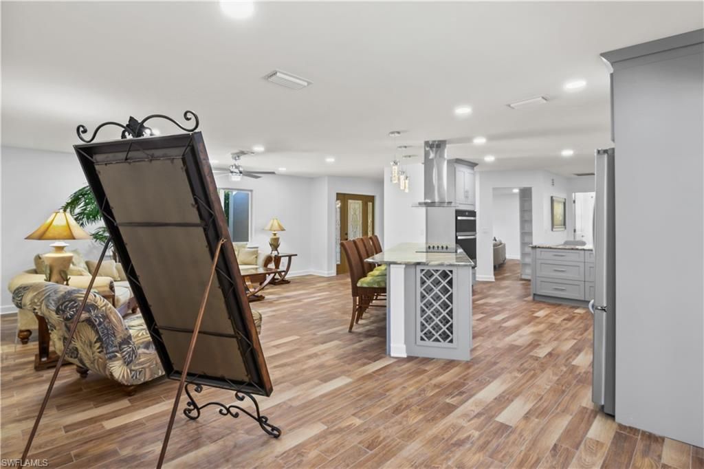 9421 Moonlight Dr, Sanibel, FL 33957 Photo