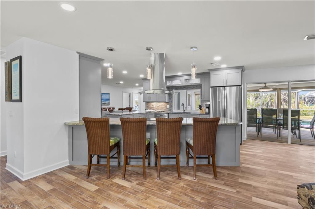 9421 Moonlight Dr, Sanibel, FL 33957 Photo