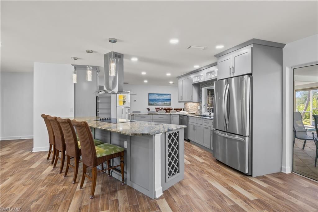 9421 Moonlight Dr, Sanibel, FL 33957 Photo