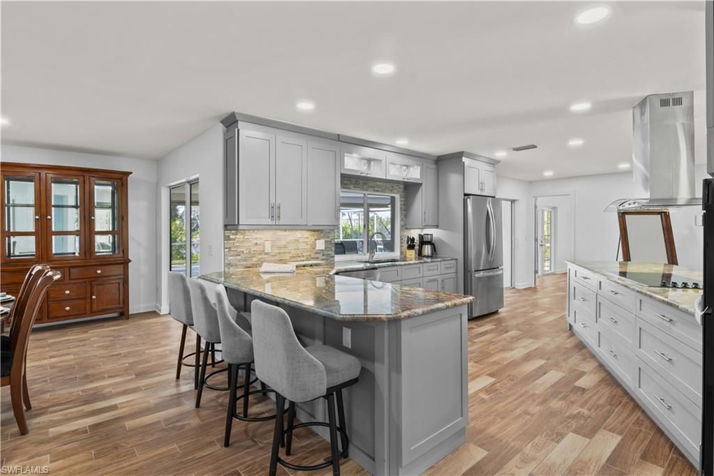 9421 Moonlight Dr, Sanibel, FL 33957 Photo