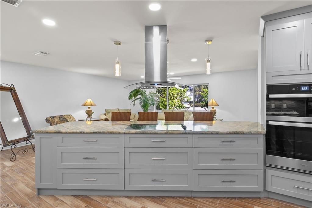 9421 Moonlight Dr, Sanibel, FL 33957 Photo