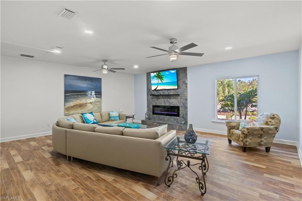 9421 Moonlight Dr, Sanibel, FL 33957 Photo