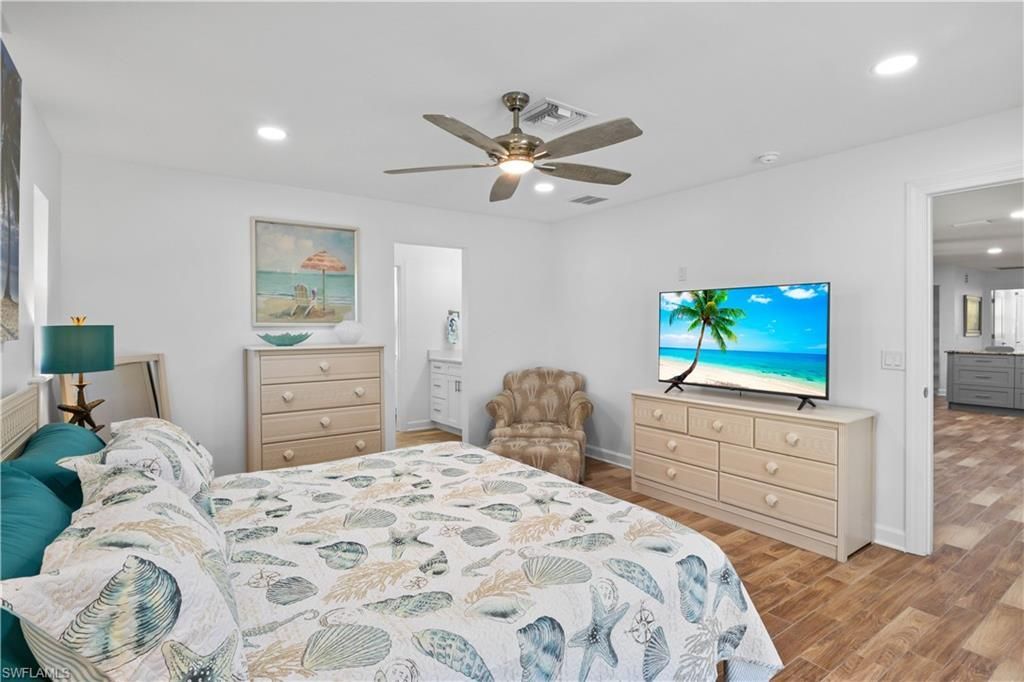 9421 Moonlight Dr, Sanibel, FL 33957 Photo