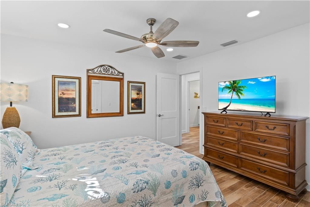 9421 Moonlight Dr, Sanibel, FL 33957 Photo