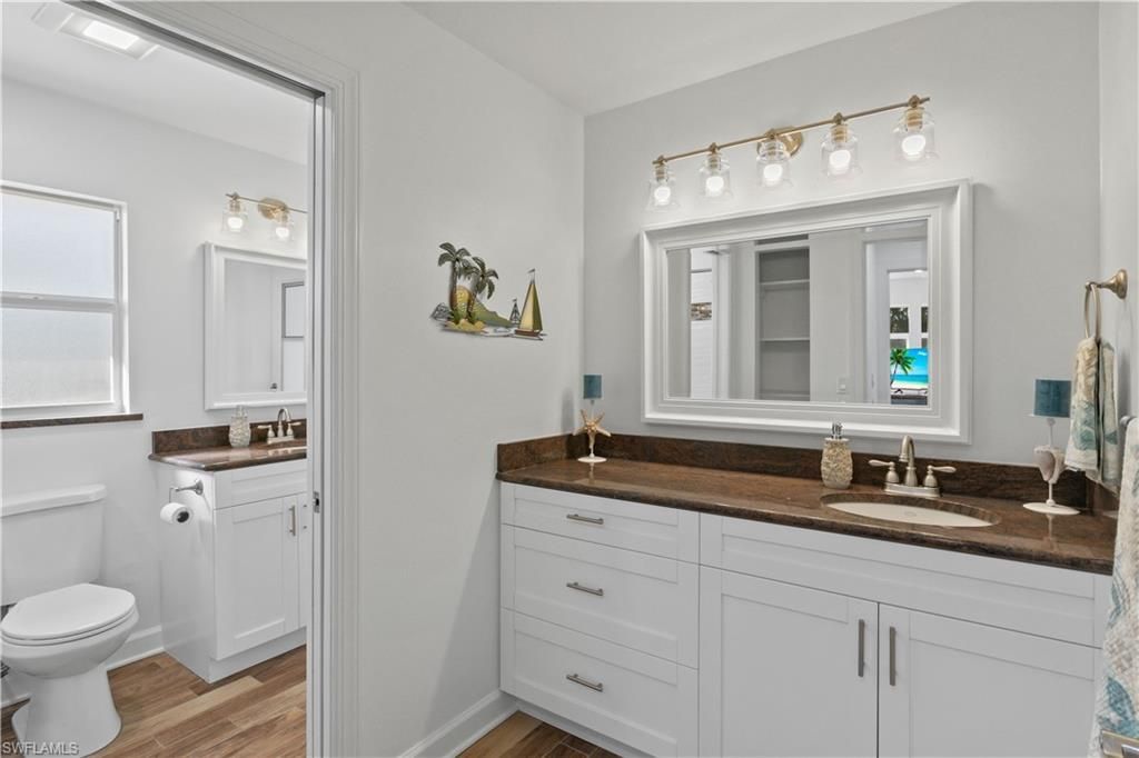 9421 Moonlight Dr, Sanibel, FL 33957 Photo