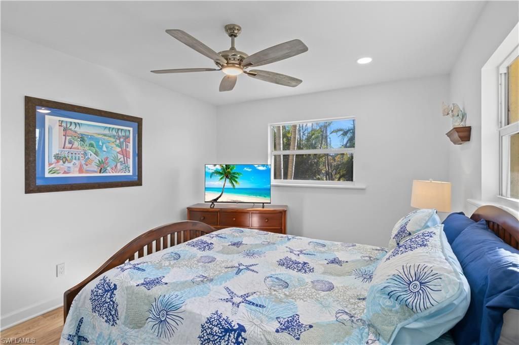 9421 Moonlight Dr, Sanibel, FL 33957 Photo