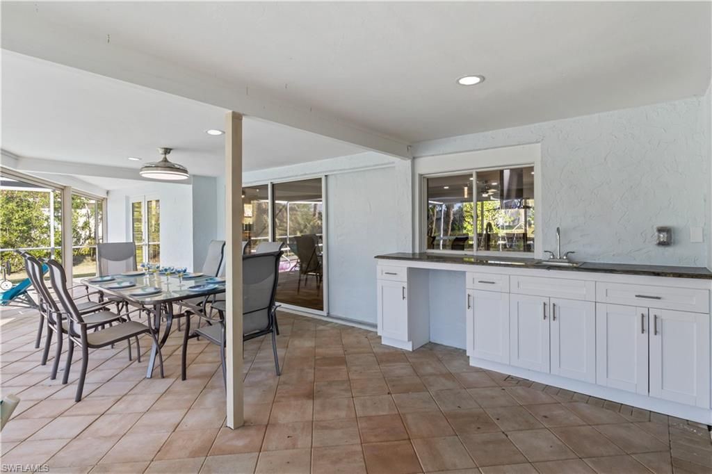 9421 Moonlight Dr, Sanibel, FL 33957 Photo