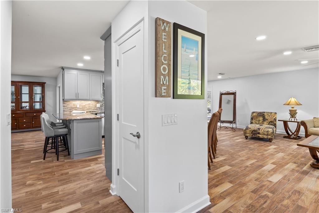 9421 Moonlight Dr, Sanibel, FL 33957 Photo