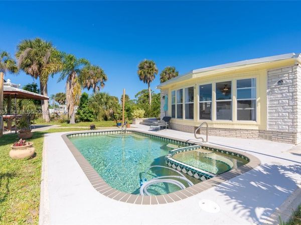 8243 Pinetree Lane, Englewood, FL 34224