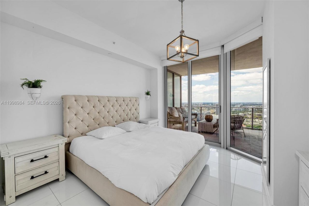 851 NE 1st Ave, Unit 3708, Miami, FL 33132 Photo