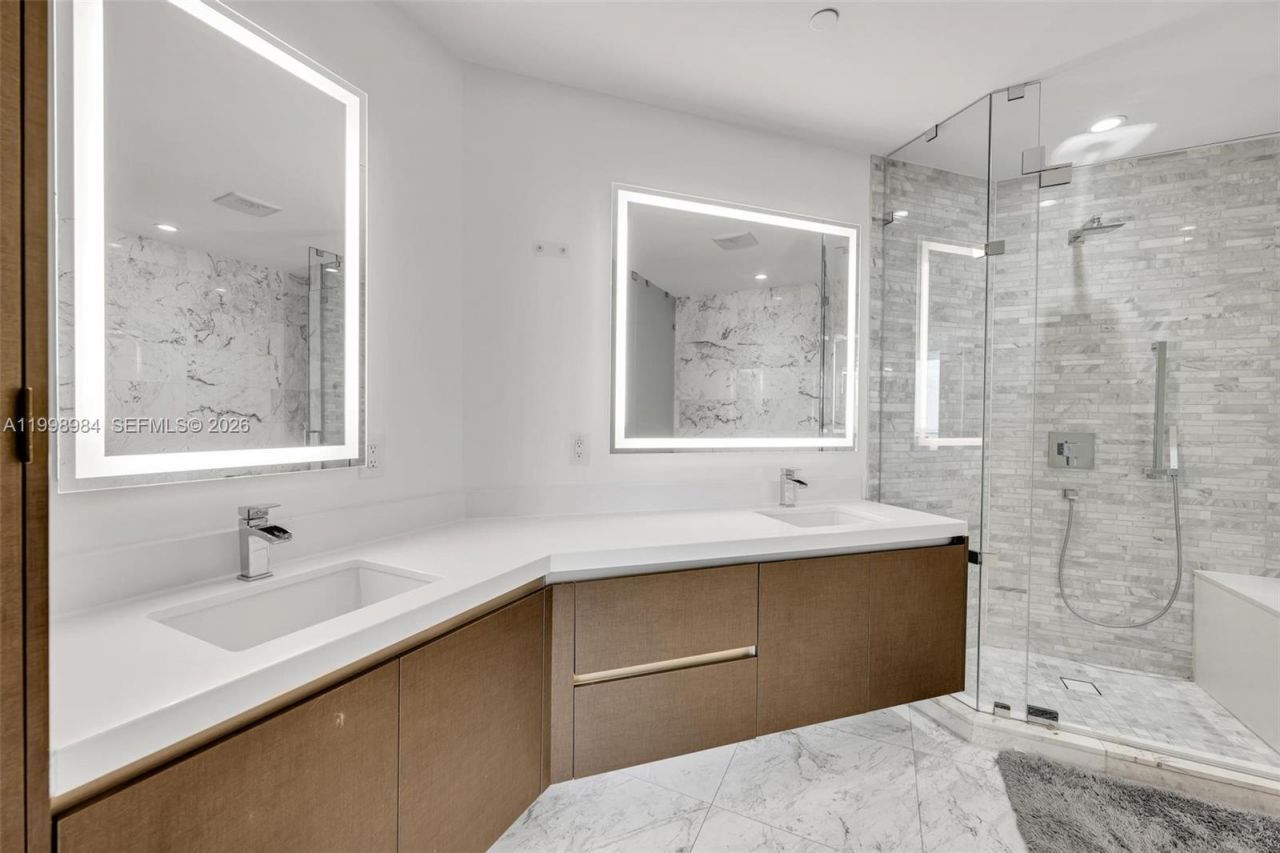 851 NE 1st Ave, Unit 3708, Miami, FL 33132 Photo