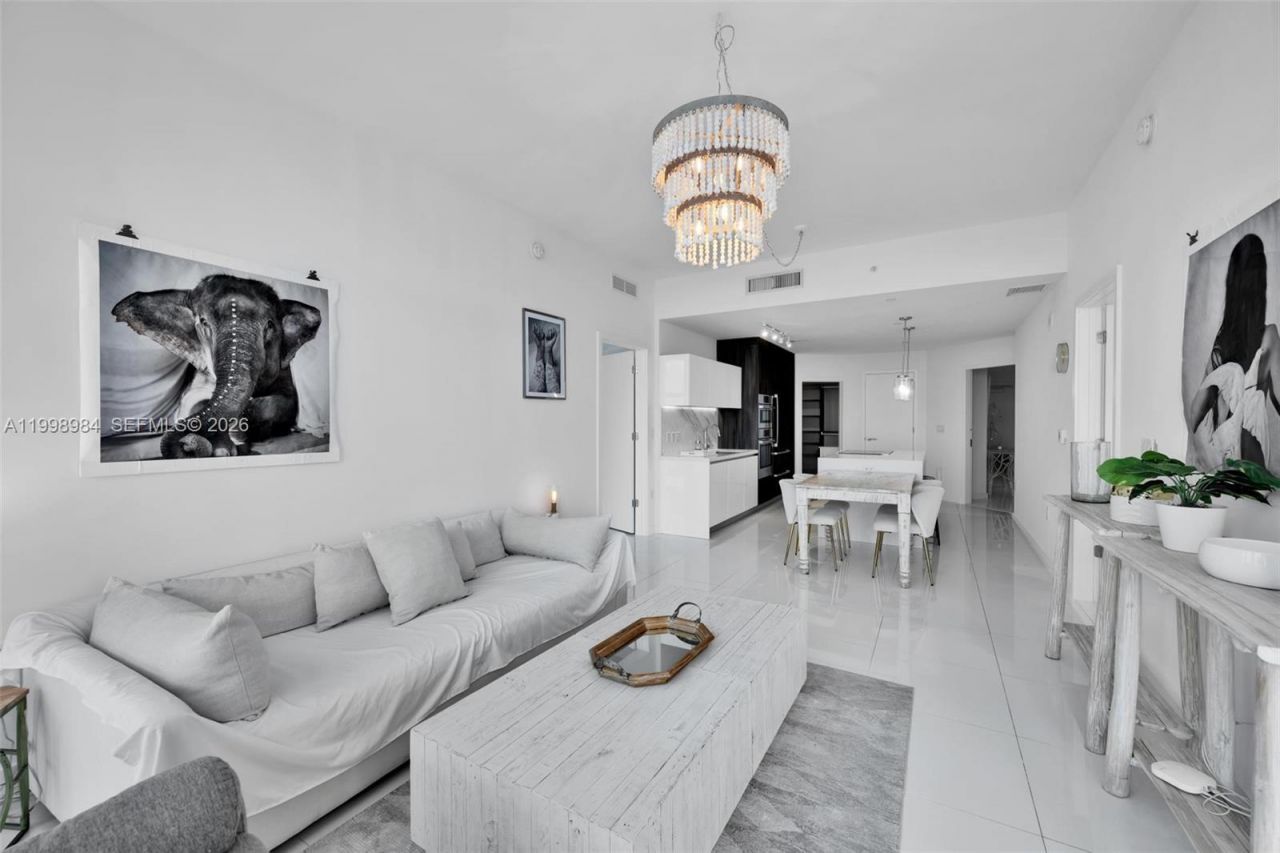 851 NE 1st Ave, Unit 3708, Miami, FL 33132 Photo