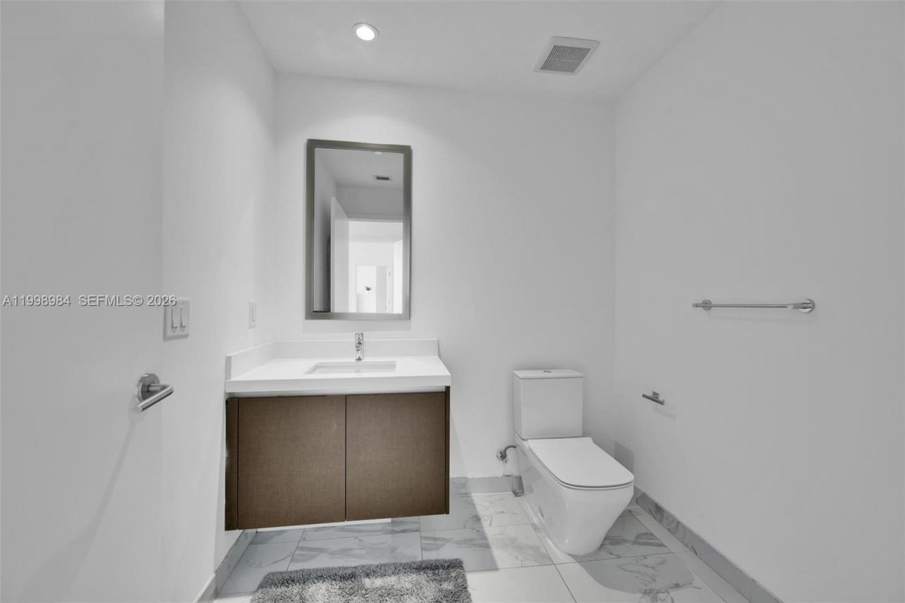 851 NE 1st Ave, Unit 3708, Miami, FL 33132 Photo