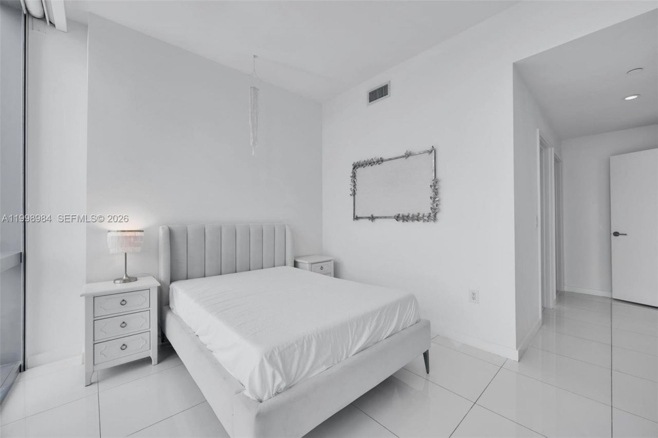 851 NE 1st Ave, Unit 3708, Miami, FL 33132 Photo