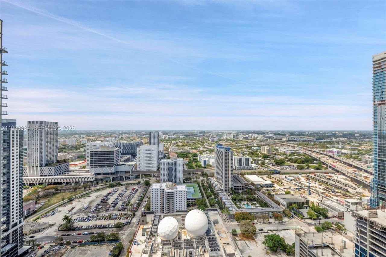 851 NE 1st Ave, Unit 3708, Miami, FL 33132 Photo