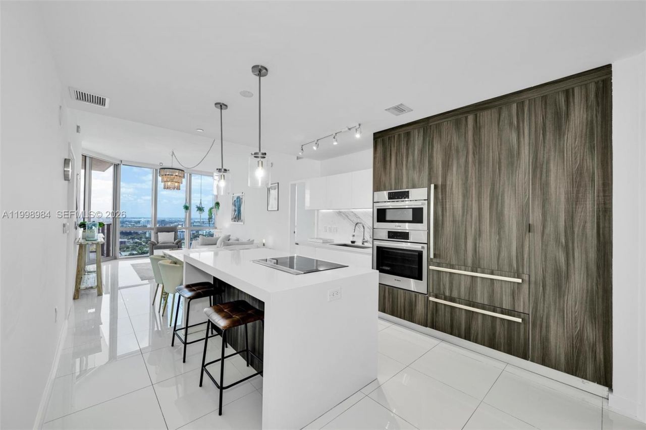 851 NE 1st Ave, Unit 3708, Miami, FL 33132 Photo