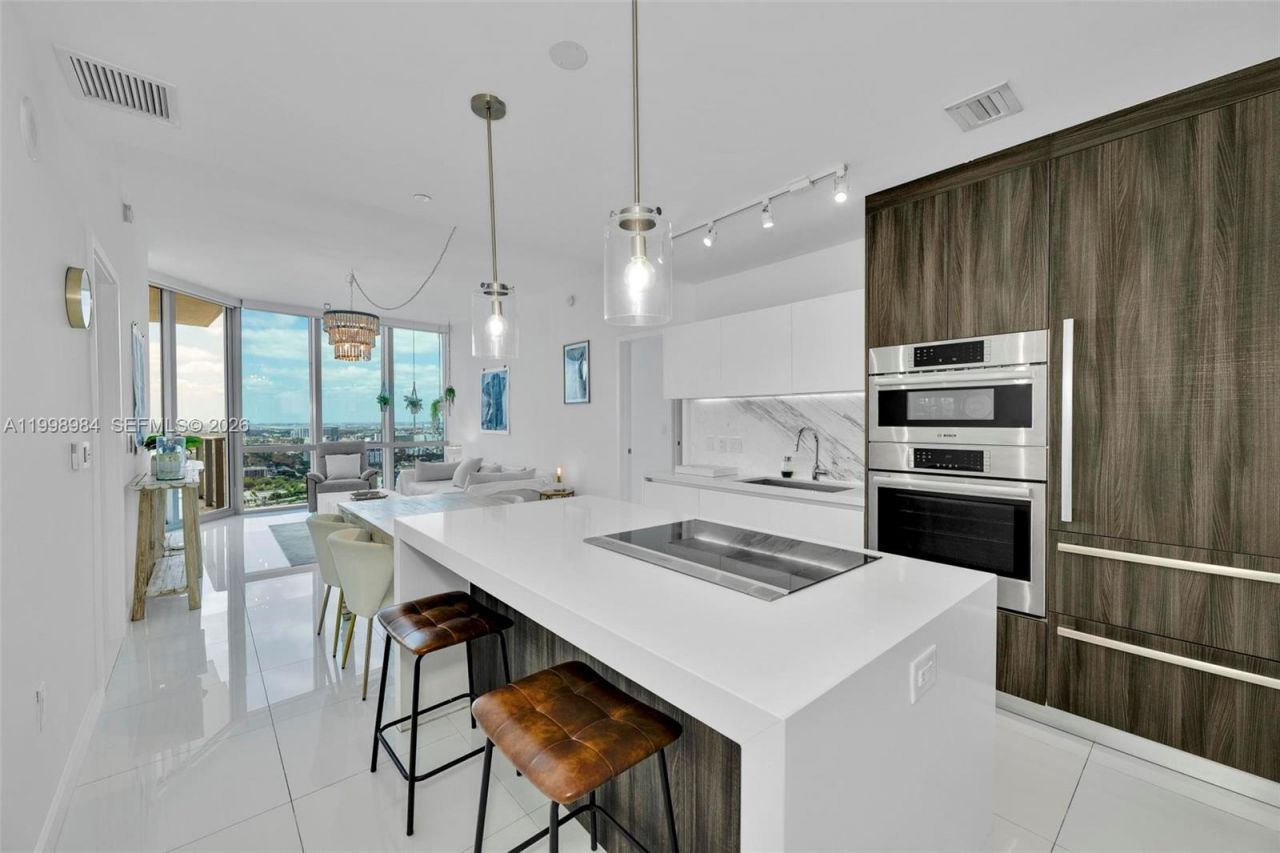 851 NE 1st Ave, Unit 3708, Miami, FL 33132 Photo