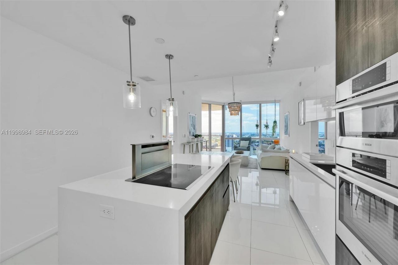 851 NE 1st Ave, Unit 3708, Miami, FL 33132 Photo