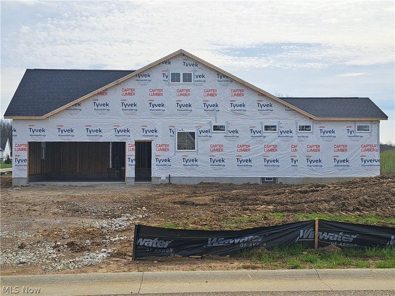 547 Woodlands Glen Avenue, Hartville, OH 44632 Photo 2