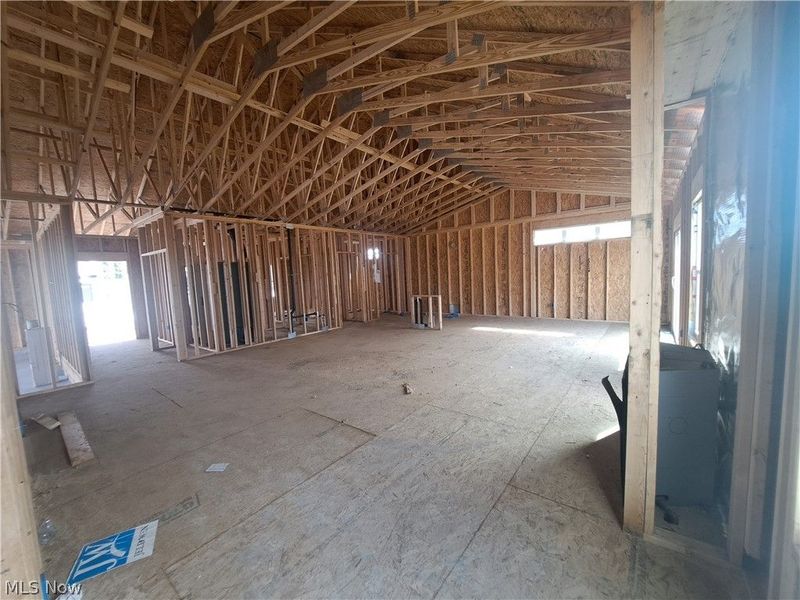 547 Woodlands Glen Avenue, Hartville, OH 44632 Photo 3