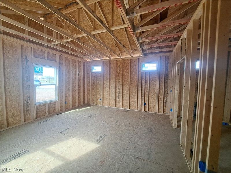 547 Woodlands Glen Avenue, Hartville, OH 44632 Photo 4