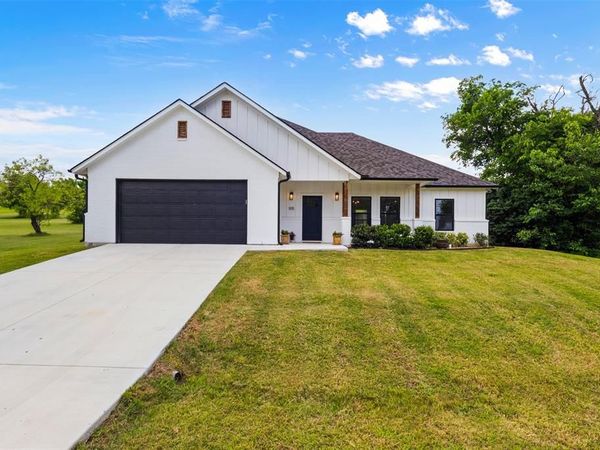 105 & 107 Runaway Bay Drive, Runaway Bay, TX 76426