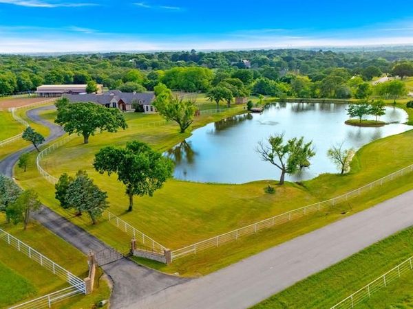 7583 Mountain View Road, Aubrey, TX 76227