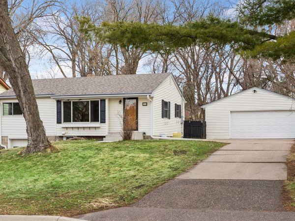 395 Eldridge Avenue W, Roseville, MN 55113