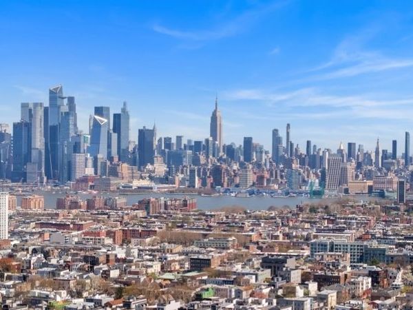 209 Bowers St, Jersey, NJ 07307