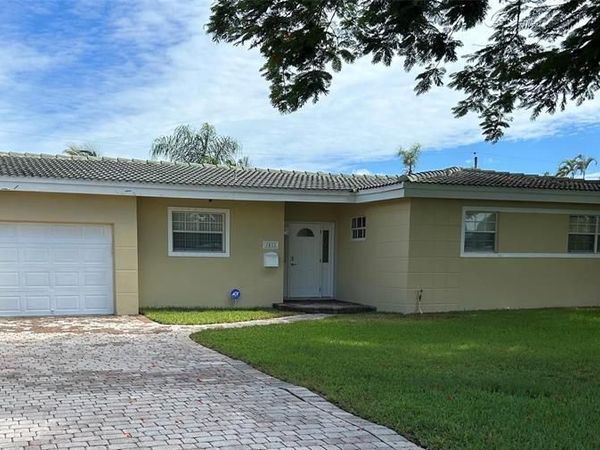 1811 NE 43rd Street, Oakland Park, FL 33308