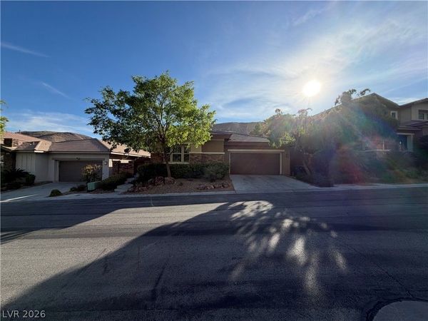 5501 Alden Bend Drive , Las Vegas, NV 89135