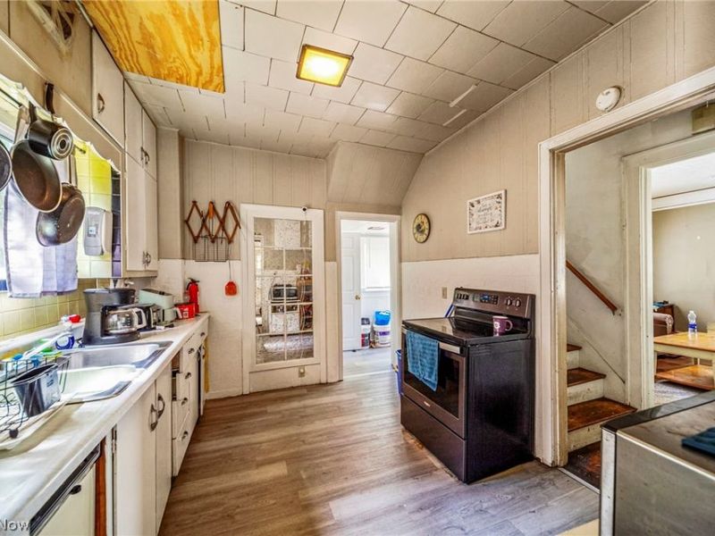 1066 Emma Avenue, Akron, OH 44302 Photo 12