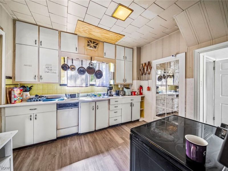 1066 Emma Avenue, Akron, OH 44302 Photo 13