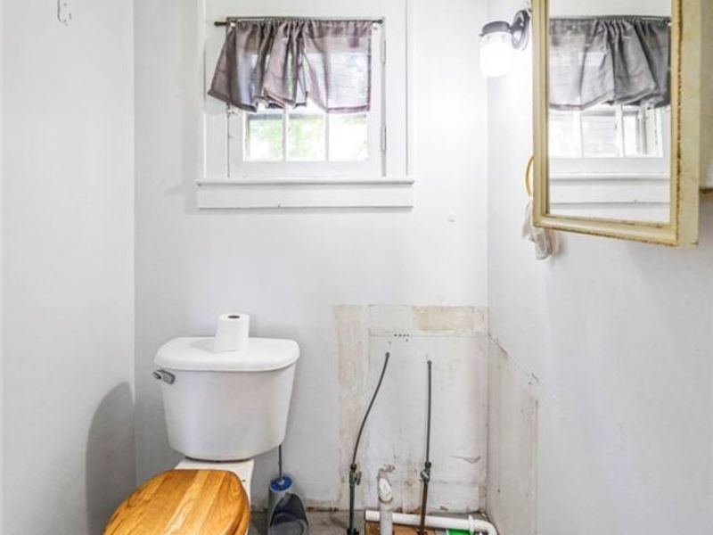 1066 Emma Avenue, Akron, OH 44302 Photo 15