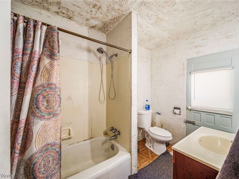 1066 Emma Avenue, Akron, OH 44302 Photo 16