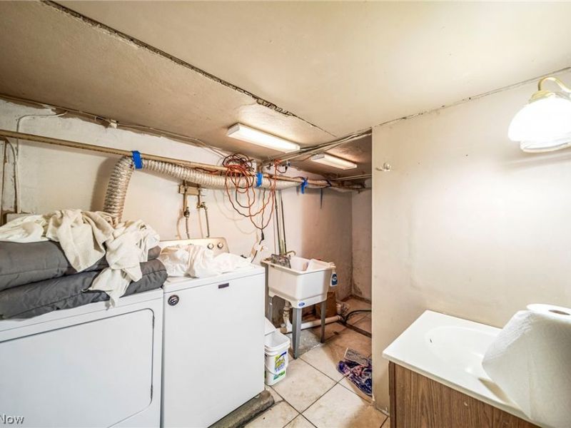 1066 Emma Avenue, Akron, OH 44302 Photo 24