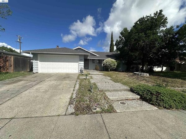 378 Acacia St, Fairfield, CA 94533