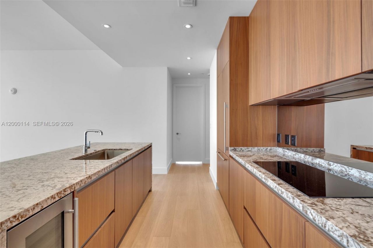 175 SE 25 Rd, Unit 3003, Miami, FL 33129 Photo