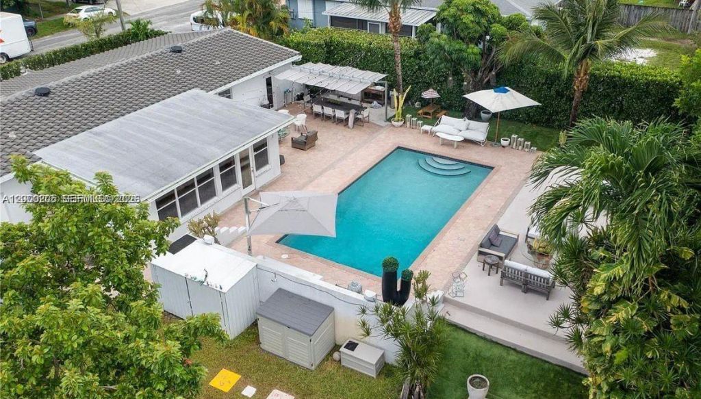 31 SW 6th St, Hallandale Beach, FL 33009 Photo