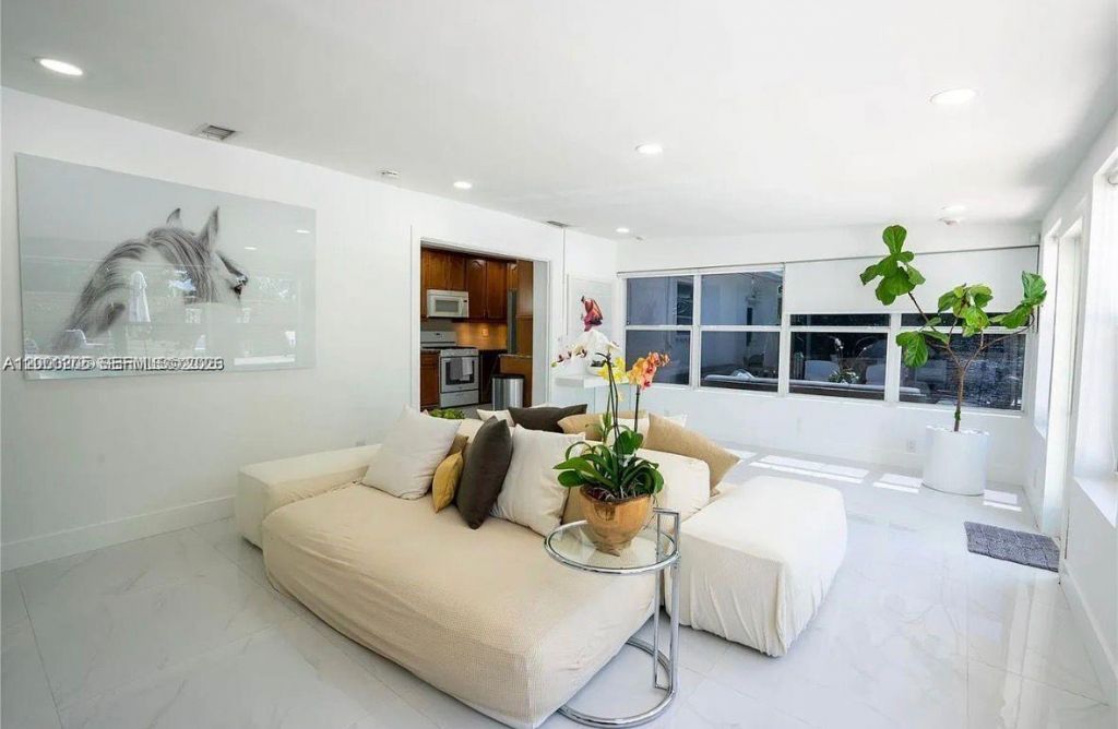 31 SW 6th St, Hallandale Beach, FL 33009 Photo