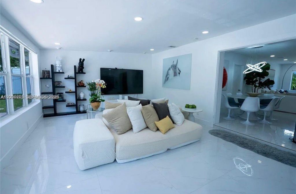 31 SW 6th St, Hallandale Beach, FL 33009 Photo