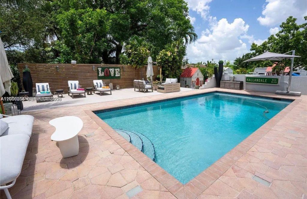 31 SW 6th St, Hallandale Beach, FL 33009 Photo