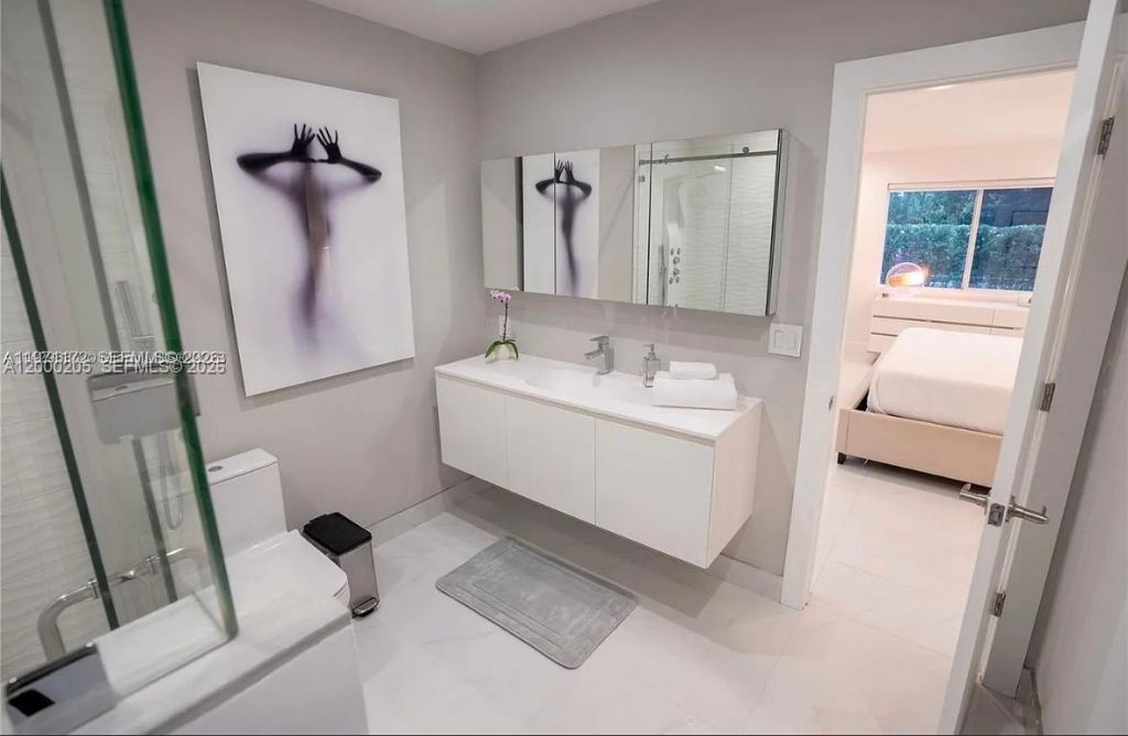 31 SW 6th St, Hallandale Beach, FL 33009 Photo