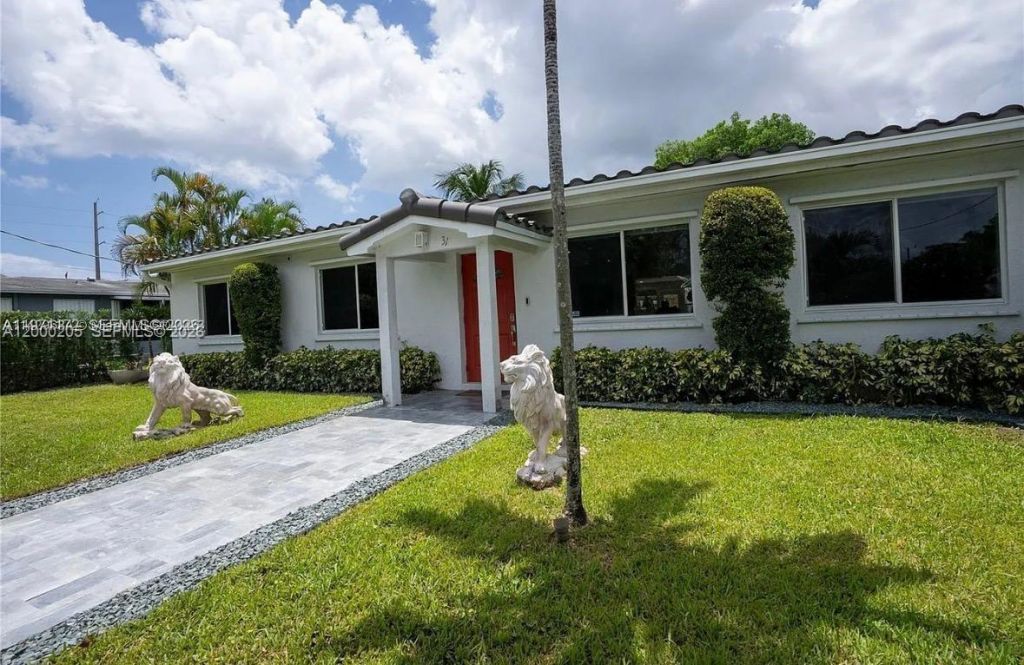 31 SW 6th St, Hallandale Beach, FL 33009 Photo