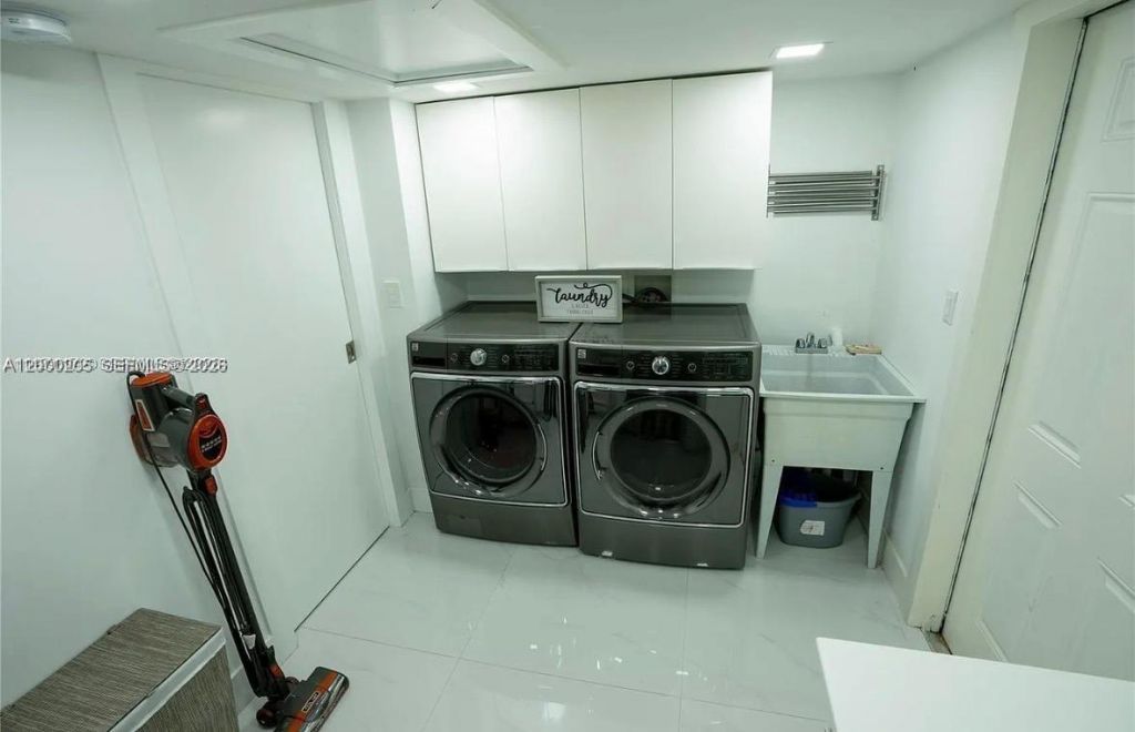 31 SW 6th St, Hallandale Beach, FL 33009 Photo