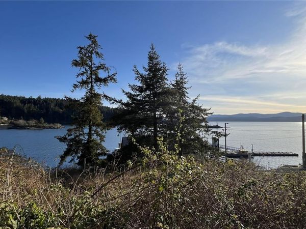 1201 Port Washington Rd, Pender Island, BC V0N 2M1