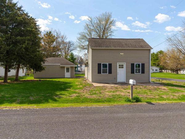 9720 W KNOX Street, Edwards, IL 61528