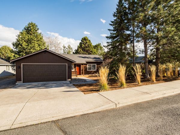 1710 NE Heavenly Court, Bend, OR 97701