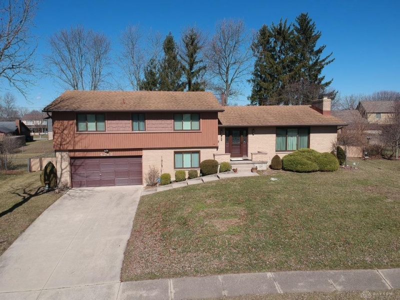 4243 Glenayre Drive, Englewood, OH 45322 Photo 1
