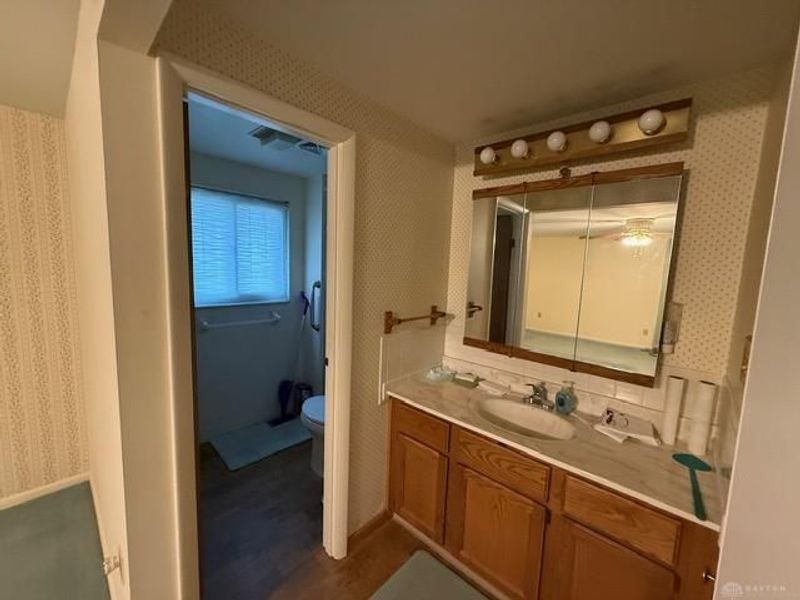 4243 Glenayre Drive, Englewood, OH 45322 Photo 11